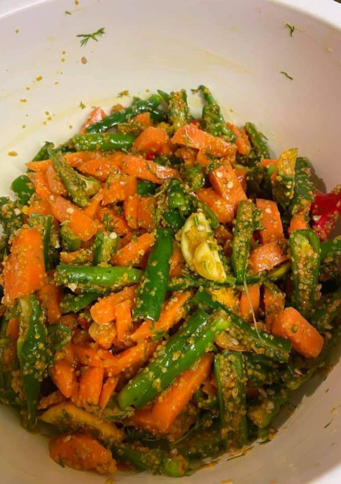 A picture of Instead carrot pickle.