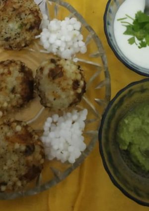 સાબુદાણા વડા (Sabudana Vada Recipe In Gujarati) રેસીપી મુખ્ય ફોટો