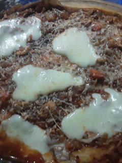 Una foto de Canelones de Acelga Salsa blanca pollo salsa Roja y Queso cremso🤤