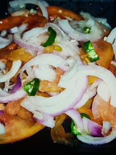प्याज और टमाटर का कचुम्बर रेसिपी मुख्य फोटो