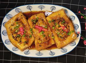 Hình của món Đậu hũ kho nước tương (đậu hủ dồn thịt kho chay).