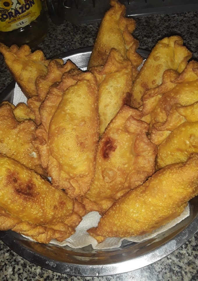 Una foto de Empanadas de pollo fritas