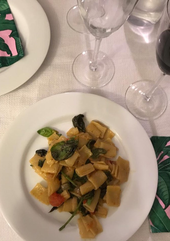 Una foto de Pastas caprese