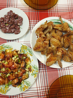 Una foto de Alitas de pollo especiadas, extracrujientes y sin freír