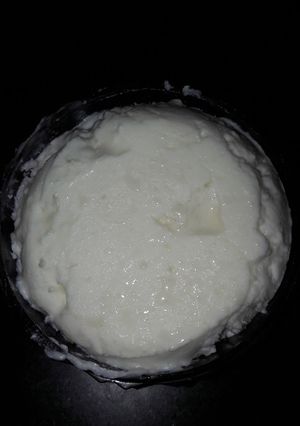 A picture of White butter.