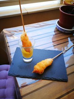 Una foto de Crujiente de gamba roja con dip de mango