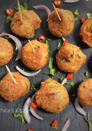 A picture of Oats Idli Pakora.