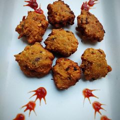 A picture of Kalmi Vada.