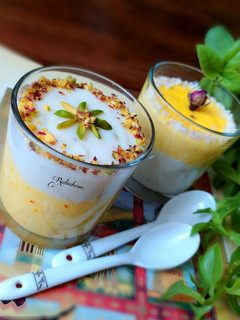 عکسی از دستور فرنی پسته دو رنگ