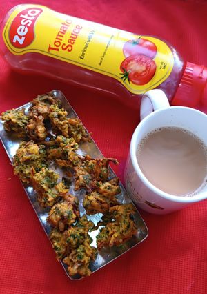 A picture of Spinach Onion Fritters.