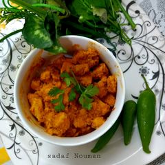 A picture of Chicken tikka chunks.