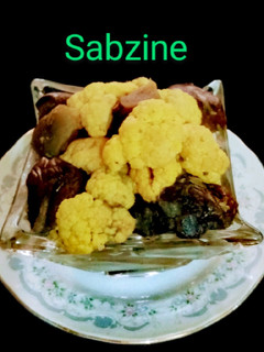 عکسی از دستور ترشی گل کلم و بادمجون