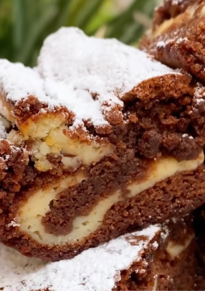 Una foto de Brownie relleno de queso crema