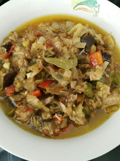 Una foto de Pisto de atún con berenjena al curry