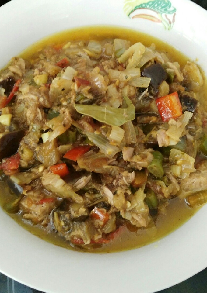 Una foto de Pisto de atún con berenjena al curry