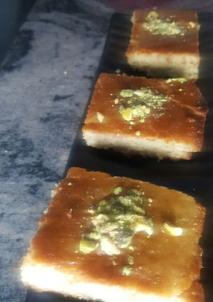 A picture of Basbousa.