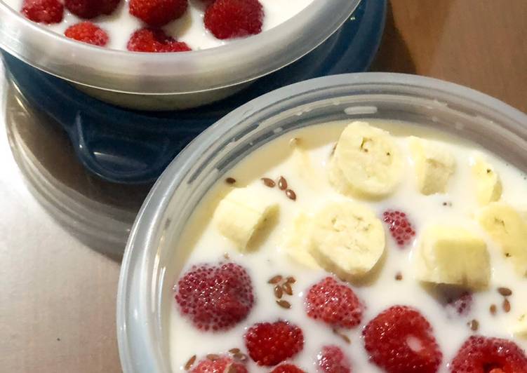 Resep Strawberry Banana overnightoat Anti Gagal