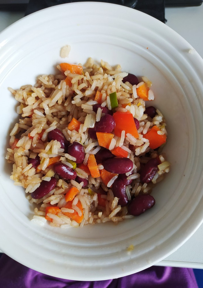 Una foto de Arroz con judías pintas y vinagreta