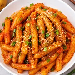 A picture of Korean 🇰🇷 potato noodle🍜.