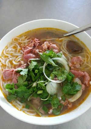 Hình của món Bún tái.
