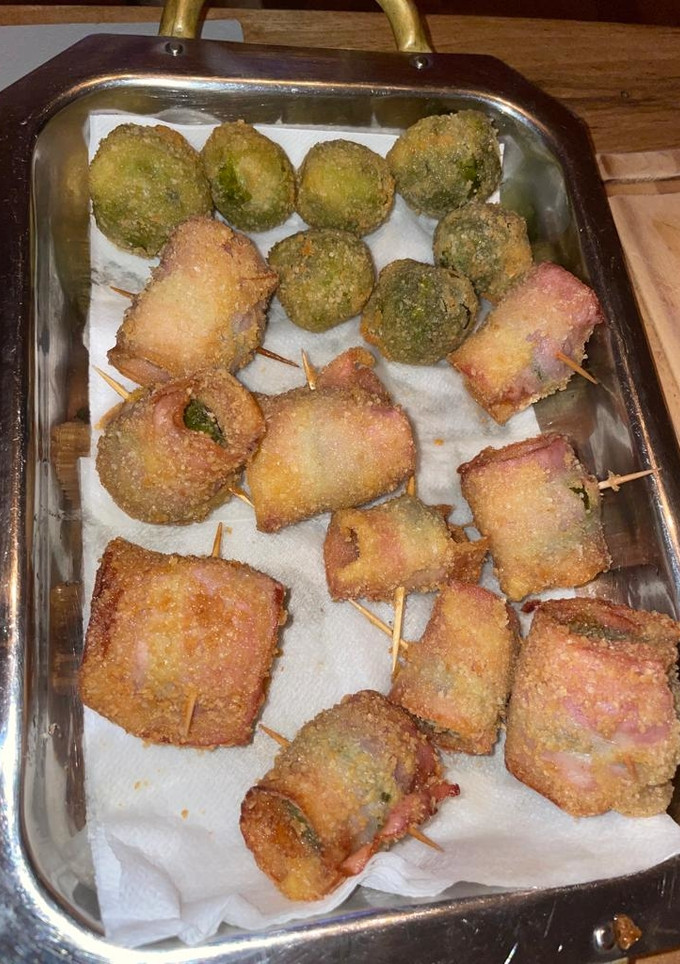 Una foto de Repollitos de Bruselas rellenos de queso roquefort y cheddar
