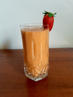 A picture of Papaya banana smoothie.
