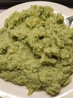 Una foto de Puré de brócoli y patata