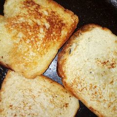 Toasted bread A picture of Toasted bread.