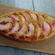 Tarte à la pêche et crème de noisette