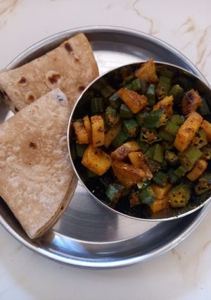 લંચ (Lunch Recipe In Gujarati) રેસીપી મુખ્ય ફોટો