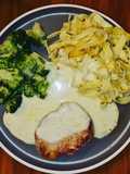 Schweinelende mit Nudeln, Brokkoli und Gorgonzola-Sauce