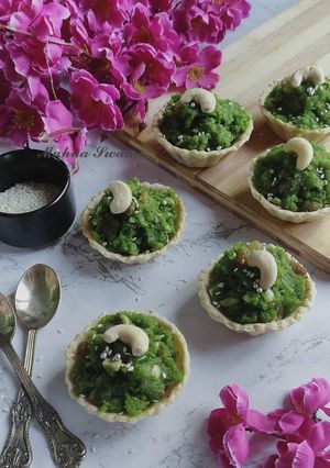 A picture of Sesame Crust Tart Filled With Peas Halwa.