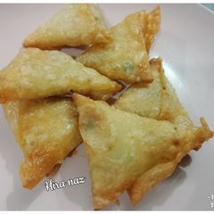Chowmein Samosa A picture of Chowmein Samosa.