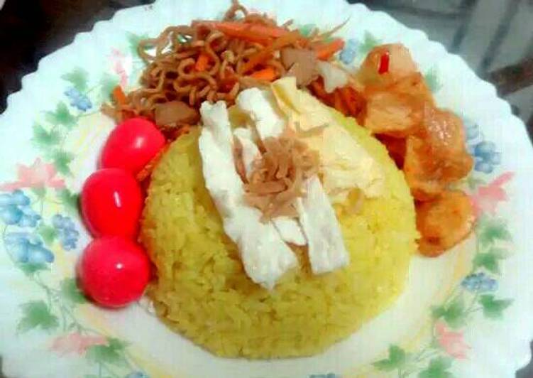 Nasi Kuning Praktis Wangi nya Endesss 😁 (Rice Cooker)