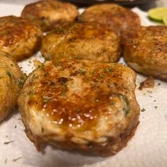 A picture of Parsi chicken cutlets.