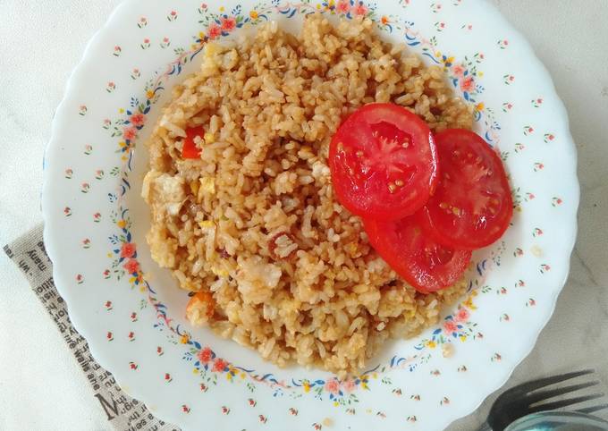 Bagaimana Menyiapkan Nasi Goreng Saus Tiram, Enak Banget
