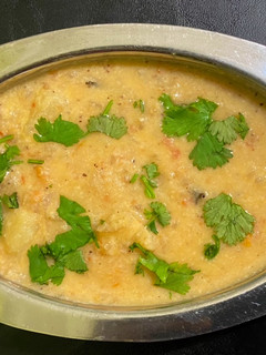 ஹோட்டல் ஸ்டைல் குருமா (Hotel style kuruma recipe in tamil) செய்முறை முக்கிய புகைப்படம்