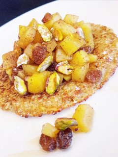 Una foto de Creps de Quinoa con manzana caramelizada