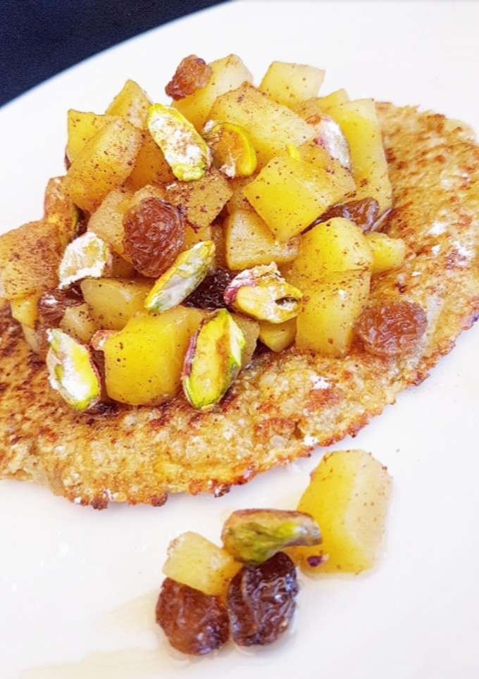 Una foto de Creps de Quinoa con manzana caramelizada
