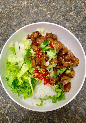 Hình của món Bánh hỏi thịt heo rim.