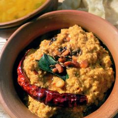 A picture of Coconut tomato chutney.