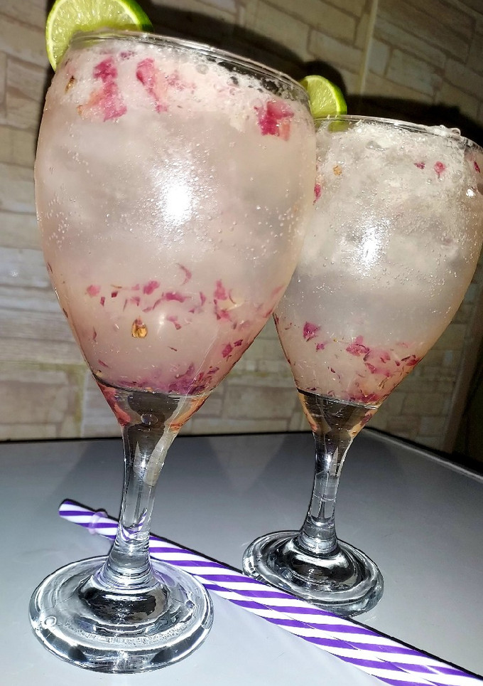 A picture of Grape mocktail.