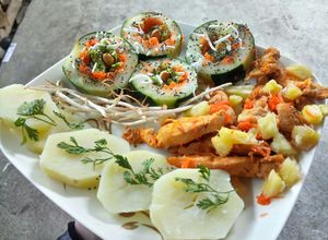 Una foto de Zuchipepinos, y pechuga con piña