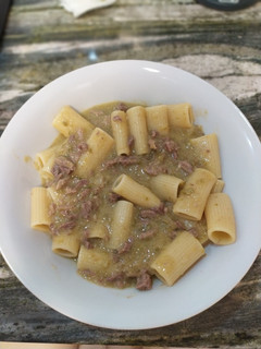 Una foto de Macarrones con salsa de ternera