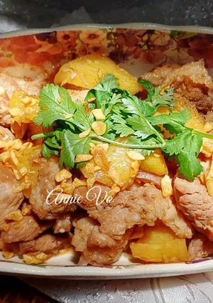 Hình của món Thịt rang trái thơm.