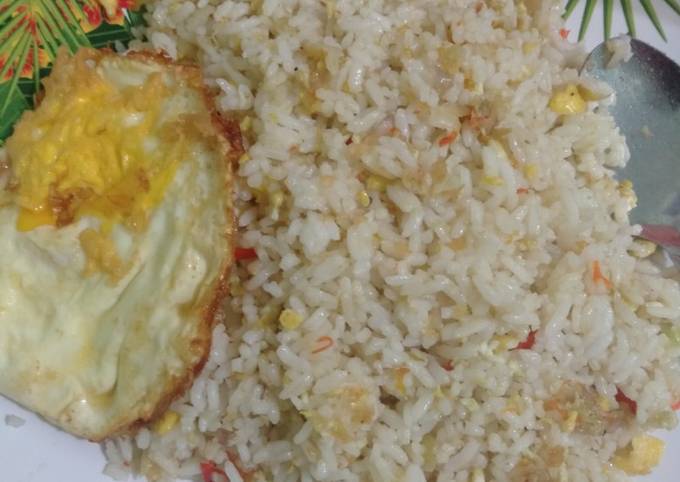 Resep Nasi Goreng Blue Band Pedas oleh Devy Agustyaningsih - Cookpad