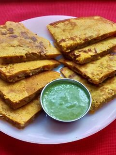પુડલા સેન્ડવીચ (Pudla Sandwich Recipe In Gujarati) રેસીપી મુખ્ય ફોટો