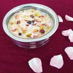 A picture of Sheer Khurma.