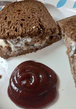 A picture of Leftover Meatloaf and Mashed Potatoes and Gravy Sandwich.