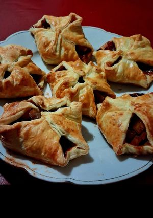 A picture of Fall puff pastries.